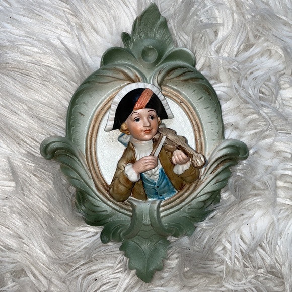 Vintage boy and girl 3D ceramic wall girl plaque - Picture 2 of 10